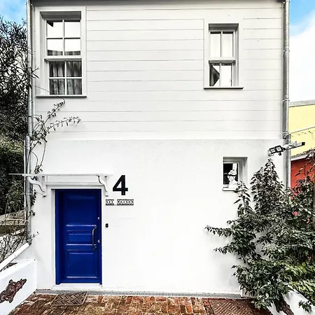 Rent The Entire Bosphorus House איסטמבול