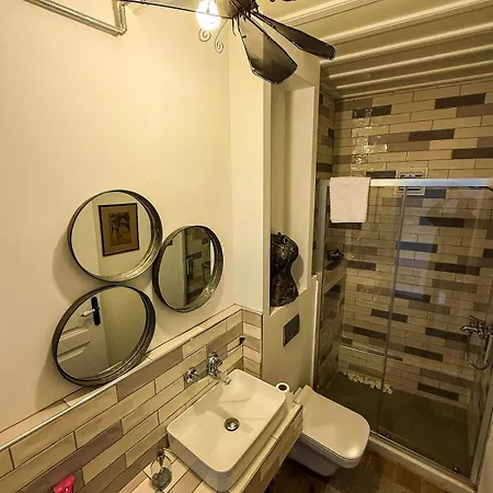 Rent The Entire Bosphorus House איסטמבול