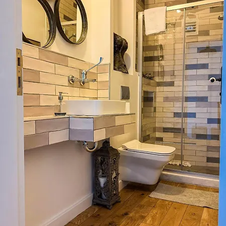 Rent The Entire Bosphorus House וילה איסטמבול